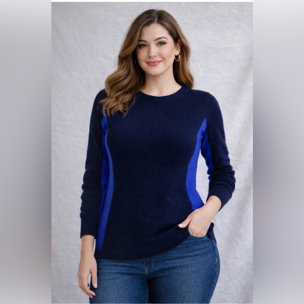 Aqua Cashmere Women's 100%
Cashmere Sweater Size Small Navy
Blue